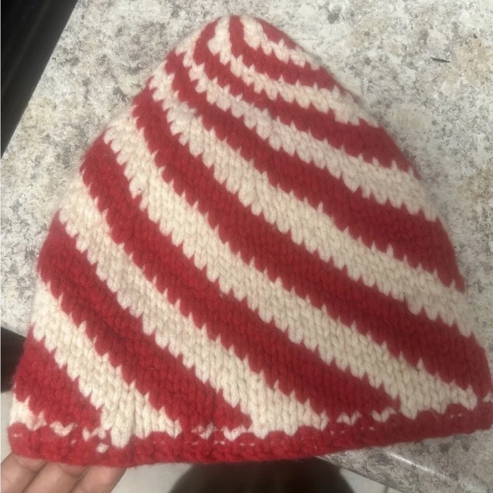 Vintage Y2K 2003 Gap Kids 100 Lambswool Beanie Hat Holiday Red Stripe Winter